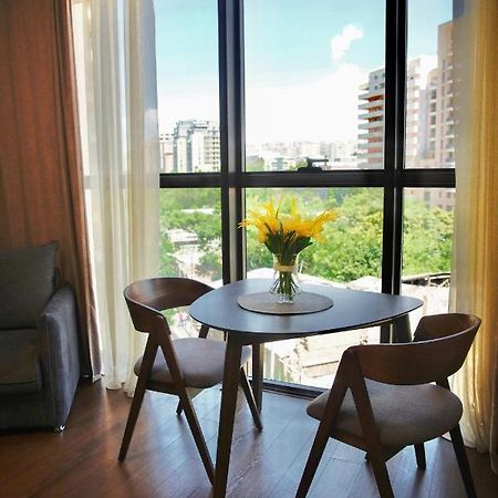 City Center Appartment At Buzand St. エレバン エクステリア 写真